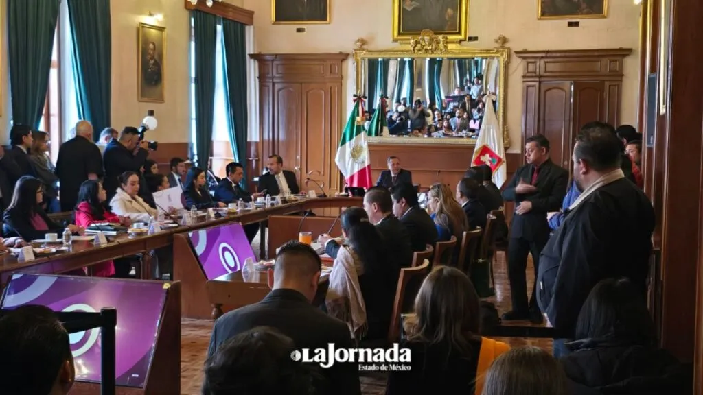 Toma protesta el nuevo gabinete municipal de Toluca