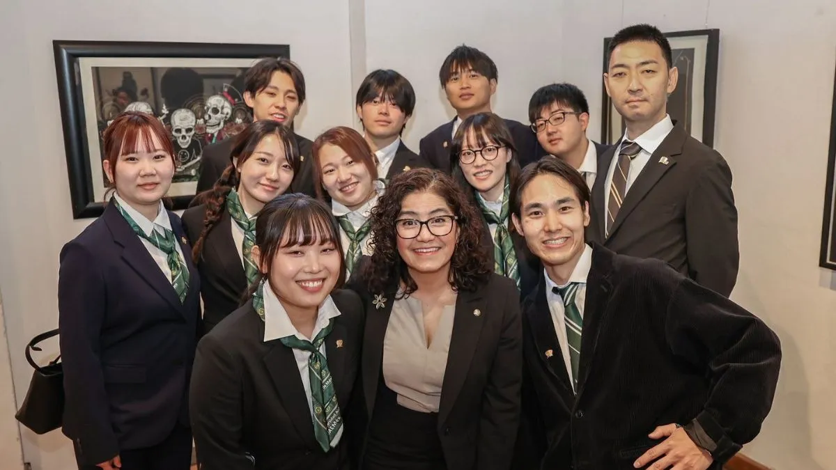 Rectora Paty Zarza da bienvenida a delegación de universidades de Meikai y Asahi