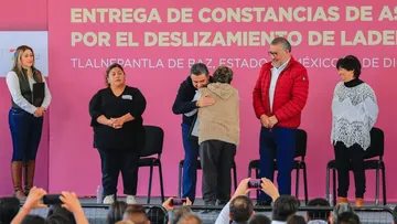 Delfina Gómez: Entrega certificados a más de 210 familias damnificadas del cerro del Chiquihuite