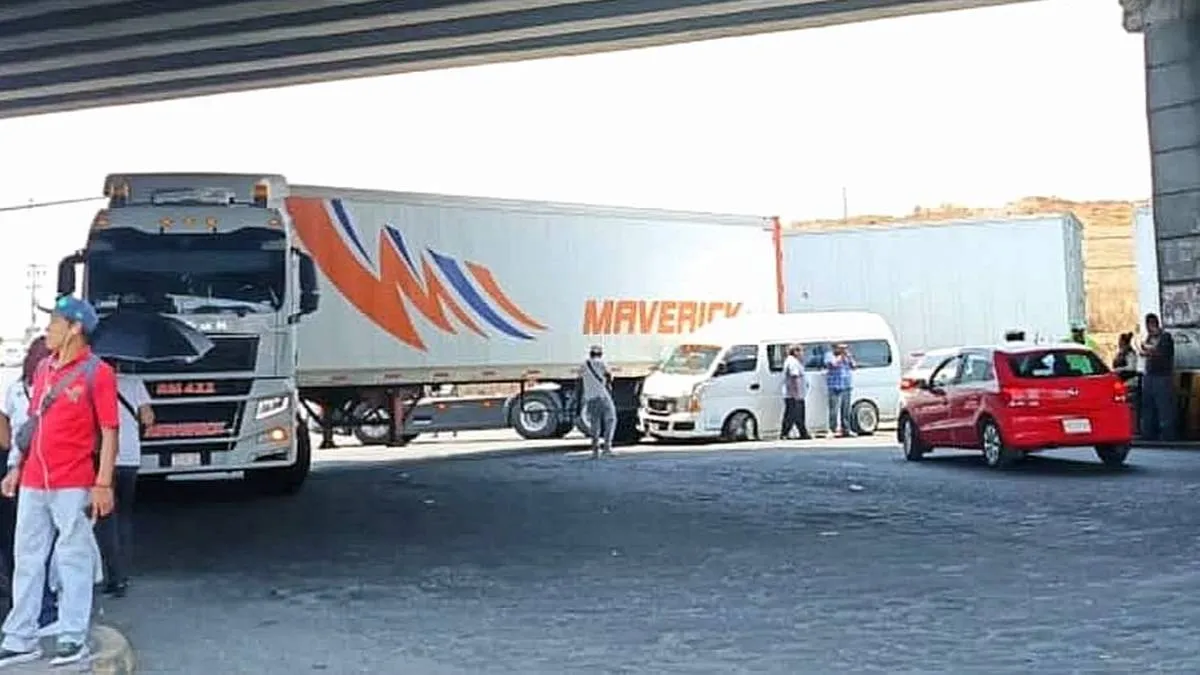 Vecinos piden instalación de semáforos en carretera México- Cuautla