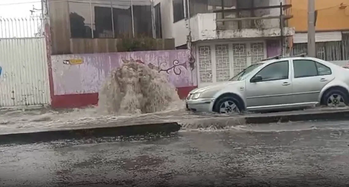 Toluca: La capital mexiquense reporta varias inundaciones y afectaciones por lluvia