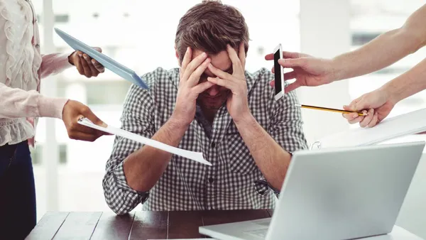 Estrés laboral golpea a 6 de cada 10 trabajadores en México: CTM