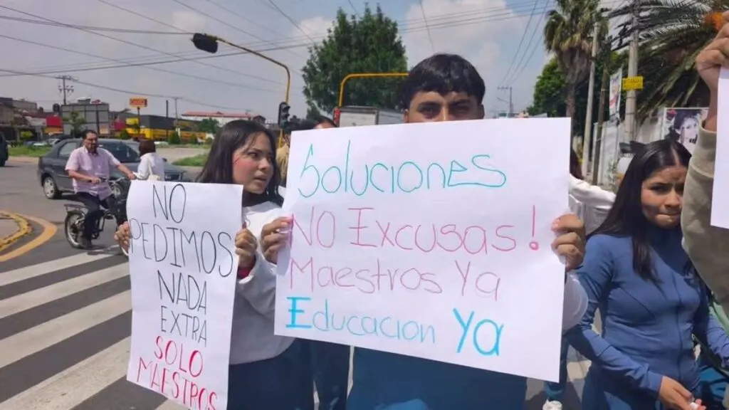 Estudiantes de la UPVM realizan bloqueo en Tultitlán. Esta es la razón