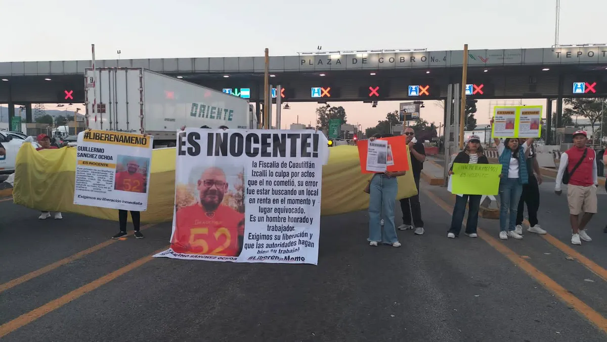 Bloquean autopista México Querétaro en caseta de Tepotzotlán, exigen la libertad de “Memo”