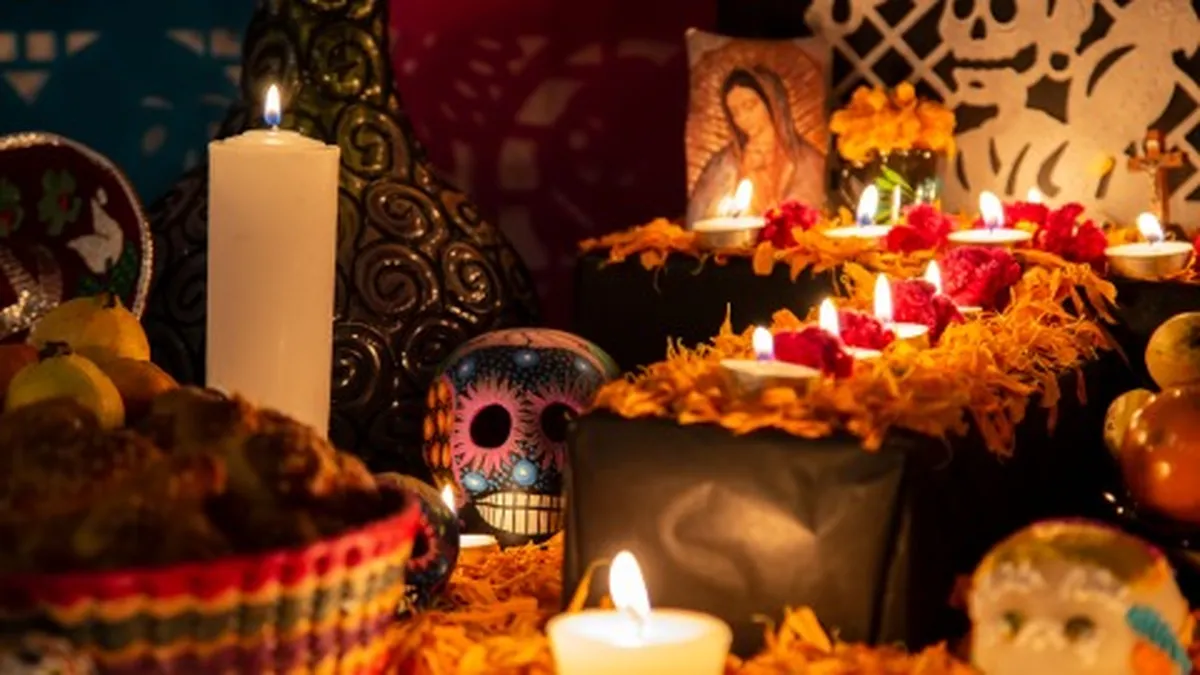 ¿A quién se le dedica la ofrenda el 28 de octubre?