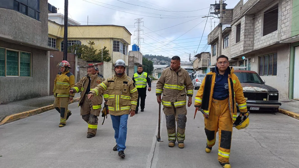 Tultitlán: evacuan a 73 personas de 11 viviendas por una fuga de hidrocarburo
