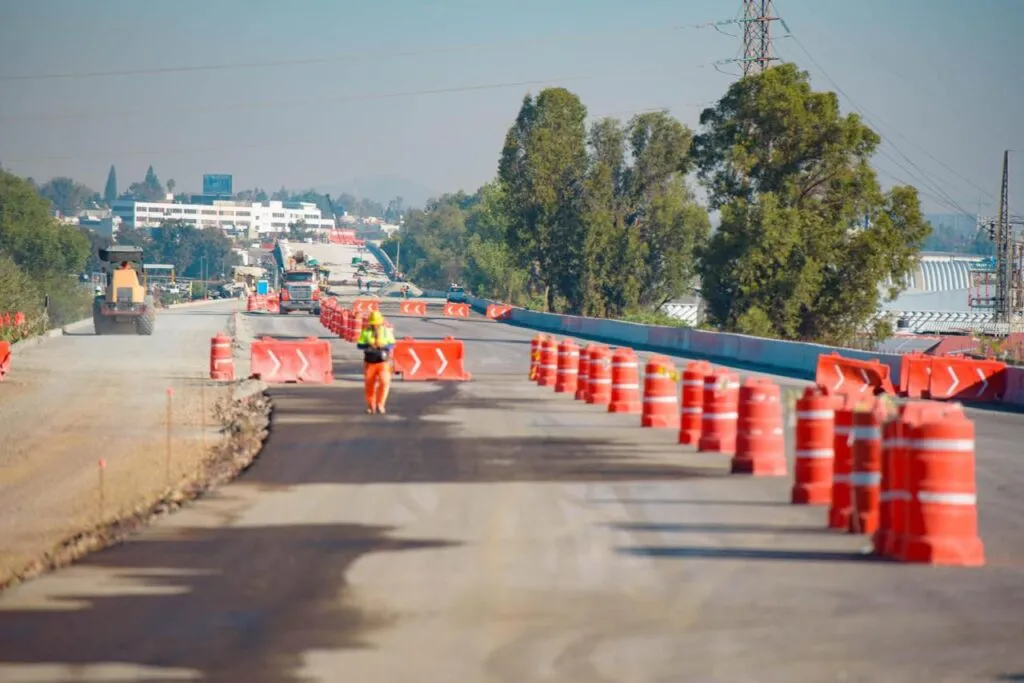 Gobierno del Edomex construye vía directa al AIFA desde el Valle de México; 10.7 kilómetros y 30% de avance