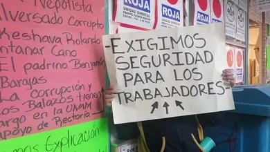 Los trabajadores colocaron cartulinas con mensajes en los que reiteraban sus demandas de mayor seguridad.