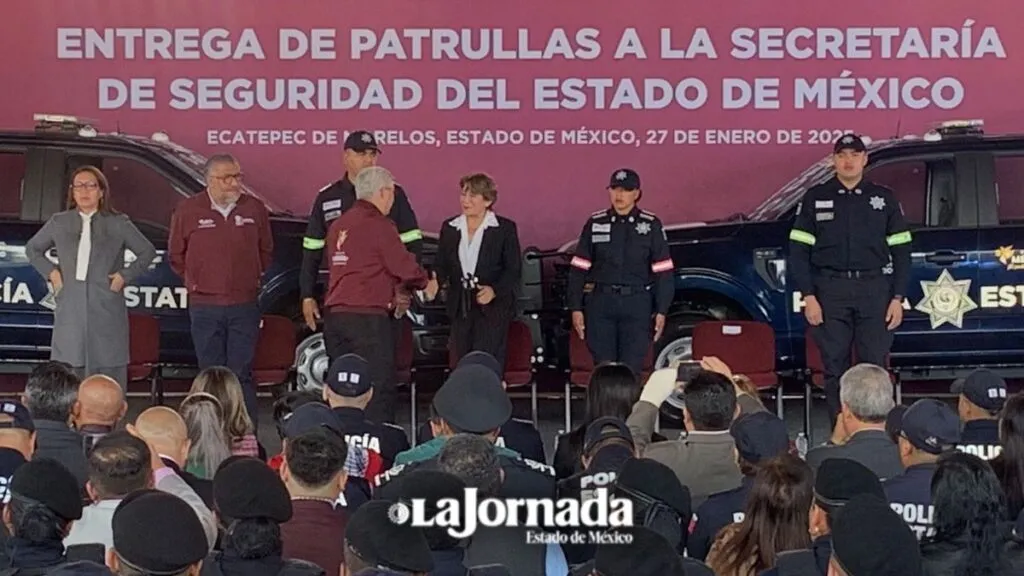 Delfina Gómez entrega patrullas y marinos refuerzan seguridad en el Edomex