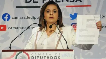 La priista, Monserrat Arcos, aseguró que el dirigente partidario, Alejandro Moreno Cárdenas, le exigió aceptar un esquema de corrupción, simulación o "moches", el cual no aceptó. Foto: Especial.