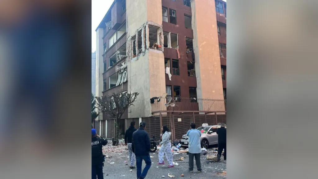 Momento exacto de la explosión de departamento en Paseos de Taxqueña en Coyoacán, CDMX [VIDEO]