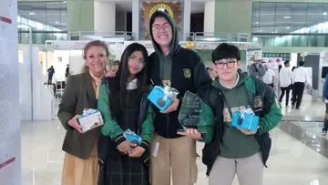 Estudiantes de la UAEMéx ganan Feria Emprende-Dual 2026 con aplicación de orientación vocacional