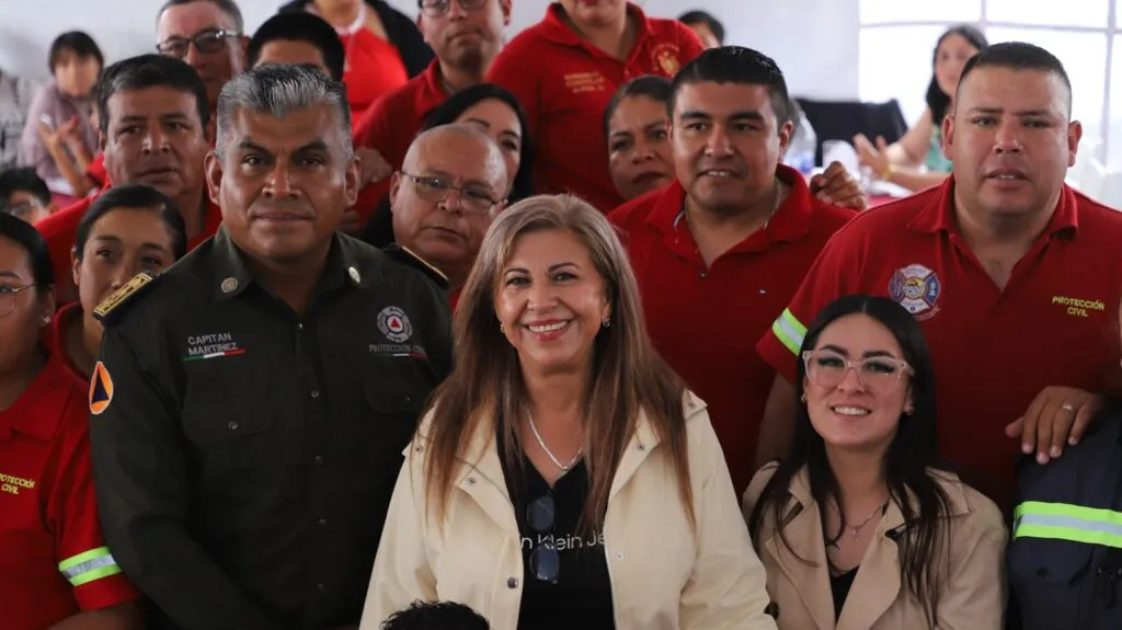 Cuautitlán reconoce a los héroes del fuego en el Día del Bombero