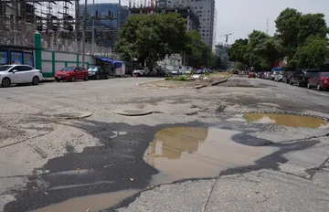 Suspenden suministro de agua en Ahuizotla por fuga en obras de Calzada de la Naranja