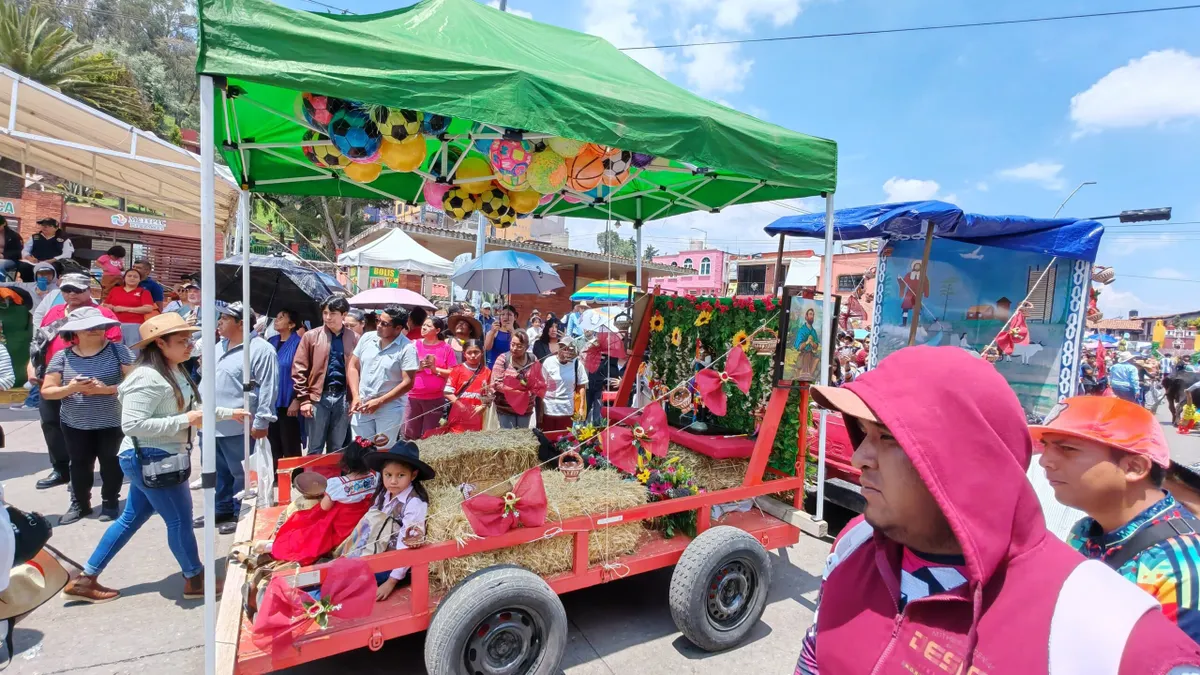 Conmemoran en Metepec el Paseo de San Isidro Labrador; participan más de 800 contingentes