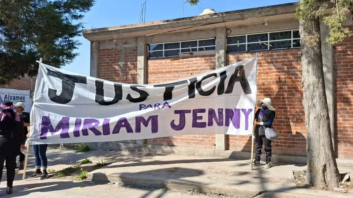Exigen justicia por feminicidio de Miriam y agresión a su hija en Coyotepec
