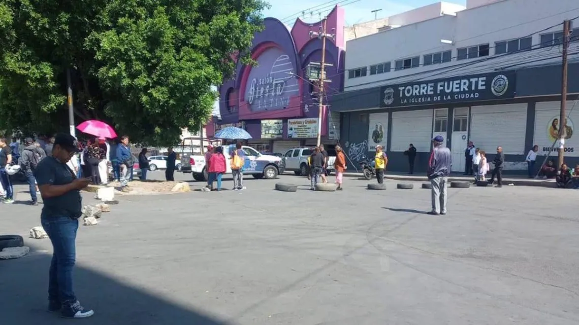 Nezahualcóyotl: Bloquean por falta de agua