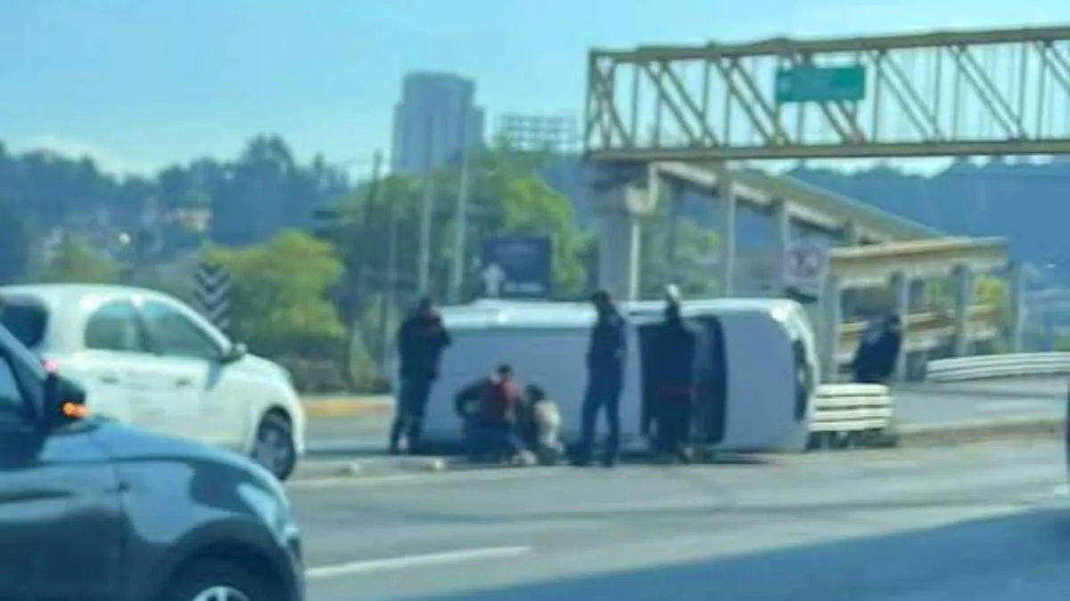 Vuelca camioneta en la México- Toluca a la altura de Lerma [VIDEO]