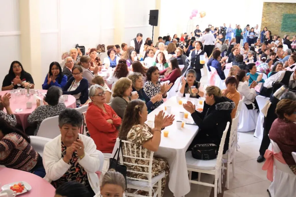 Anuncia Fernando Flores la próxima apertura de clínica de salud gratuita en Las Marinas de Metepec