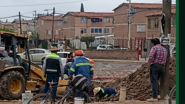 Vecinos de Tultitlán denuncian contaminación de agua potable y riesgos a la salud por obras mal ejecutadas