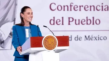 El precio de la gasolina seguirá en 24 pesos y el diésel en 27, aseguró Sheinbaum para proteger la economía familiar.
