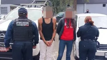 Detienen en Tlalnepantla a pareja por robo con violencia a un mecánico