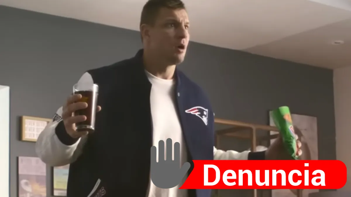 El Poder del Consumidor denuncia a PepsiCo ante Profeco y Cofepris por publicitar productos con sellos de advertencia en el Super Bowl.