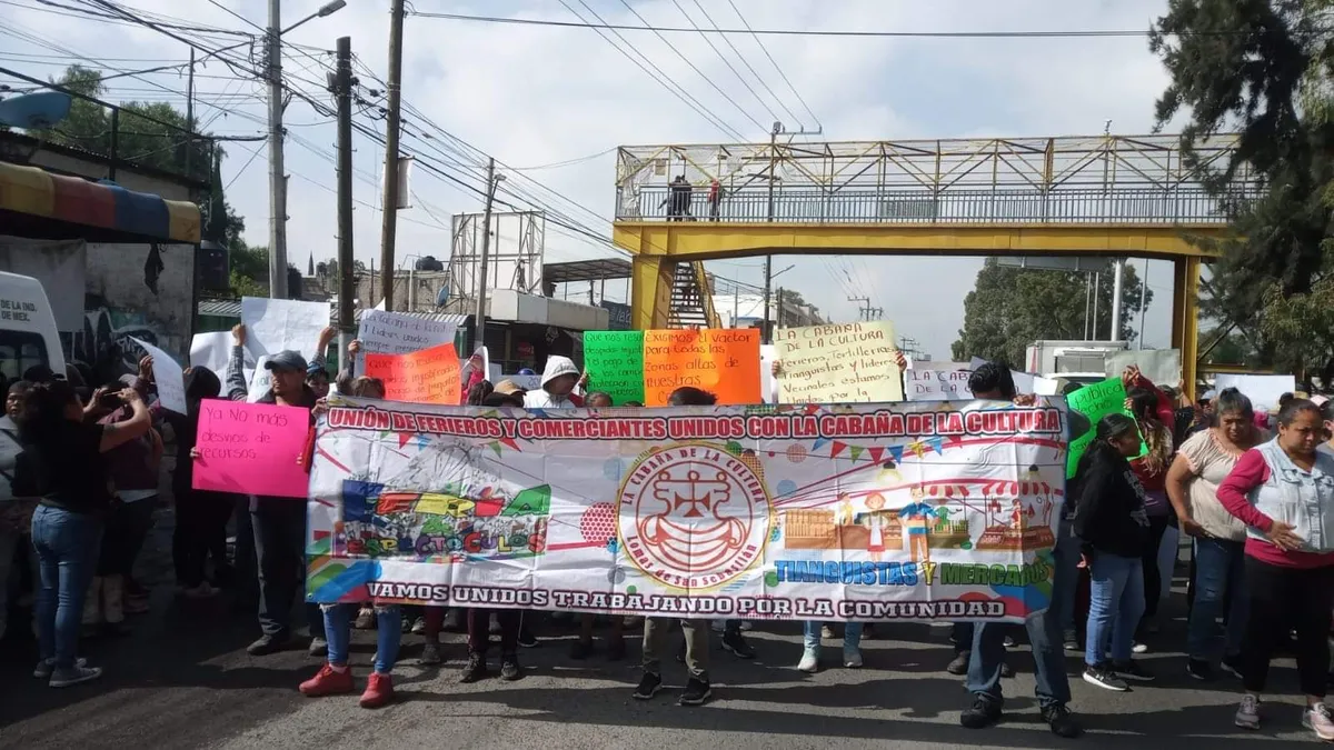 Manifestantes bloquean la carretera México-Texcoco