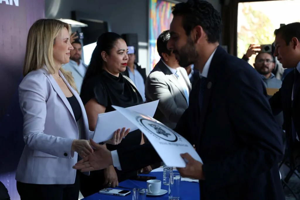 Llama Huixquilucan a abogados a trabajar en unidad para que prevalezca la certeza jurídica