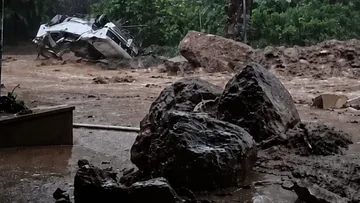Evalúan daños en San Pedro Tenayac tras deslave, corriente de lodo y piedras [VIDEO]