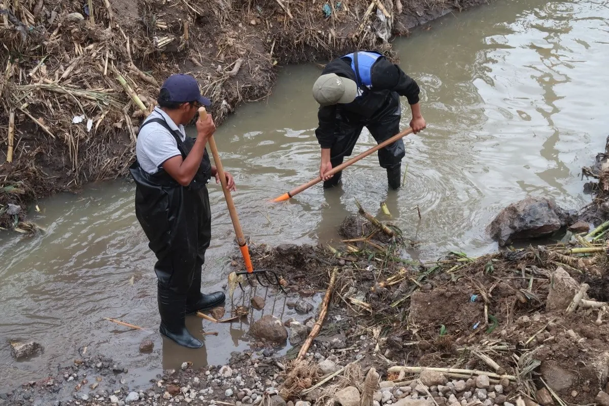 Reconstruyen muro del río Texcoco dañado por las lluvias