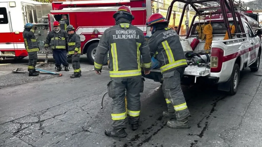 Tlalnepantla: Evacúan a 150 familias por incendio