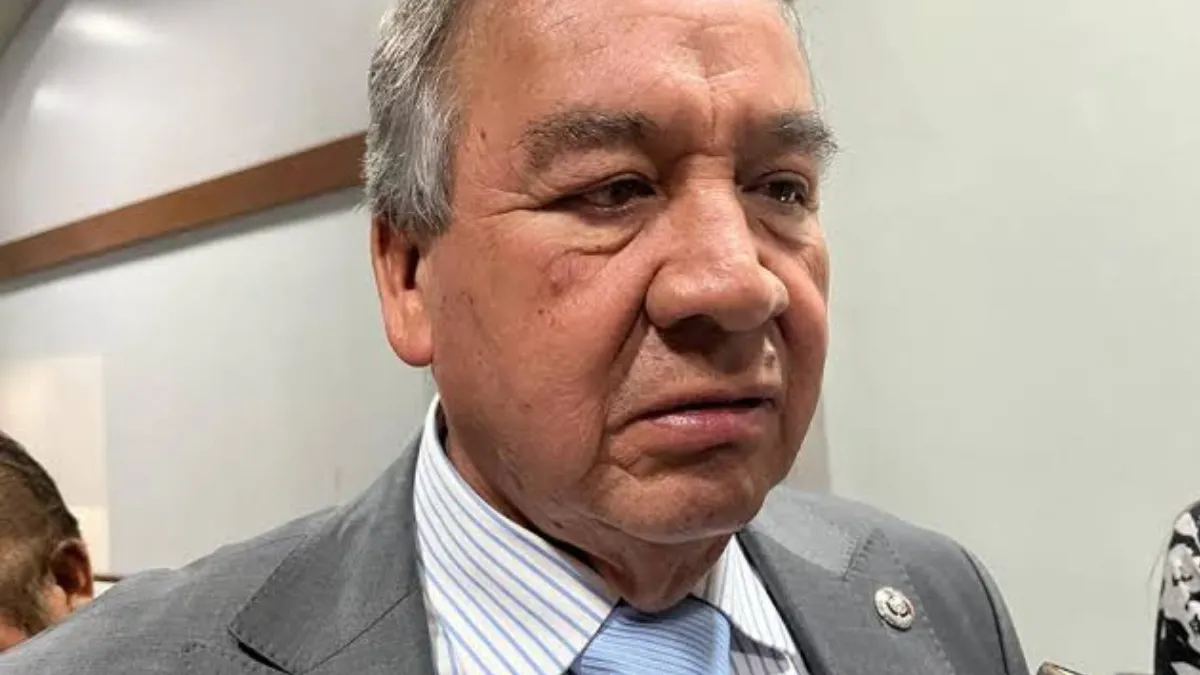 Con las deserciones va quedar un mini PRI: David Parra