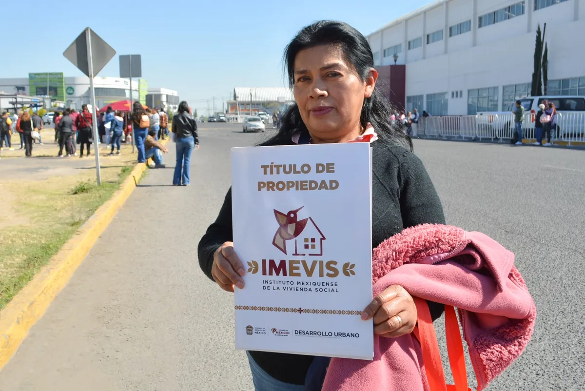 Invitan a mexiquenses a acudir al IMEVIS para avanzar en su título de propiedad.