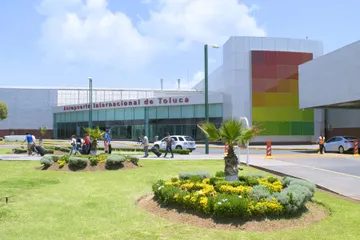 Abuelito pierde la vida en el Aeropuerto Internacional de Toluca