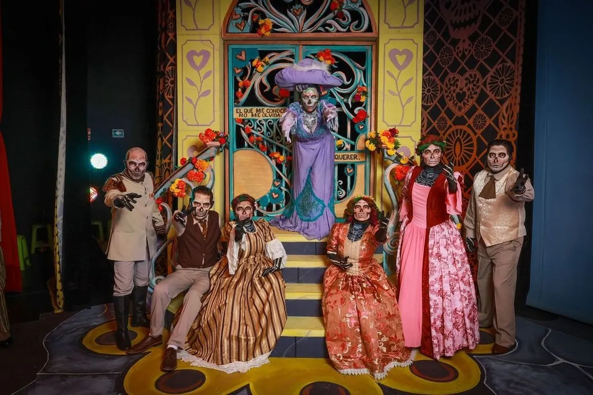 UAEMéx celebra el Día de Muertos con la obra Panteón de Amores