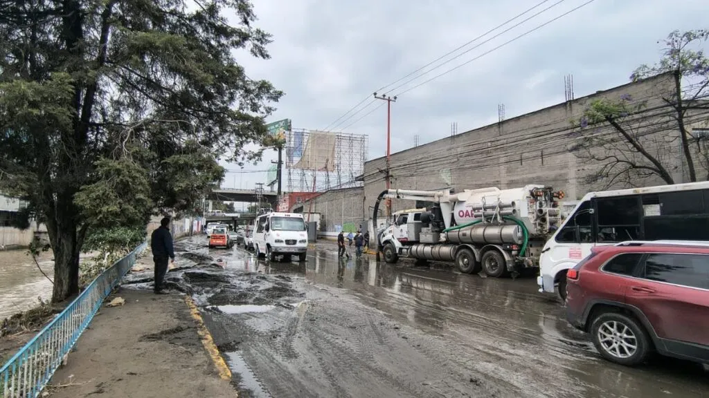 Naucalpan atiende afectaciones del desbordamiento del Río Hondo