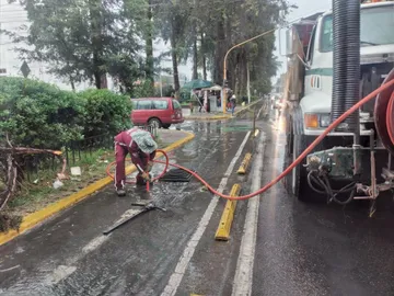 Toluca activa vigilancia por fuertes lluvias y pide evitar zonas con agua
