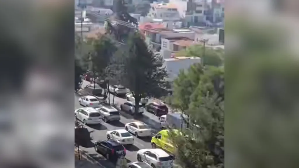 Con bloqueo familiares y amigos exigen reclasificar el asesinato de Renata Palmer a feminicidio