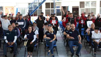 Romina Contreras entrega equipo para escuelas en Huixquilucan
