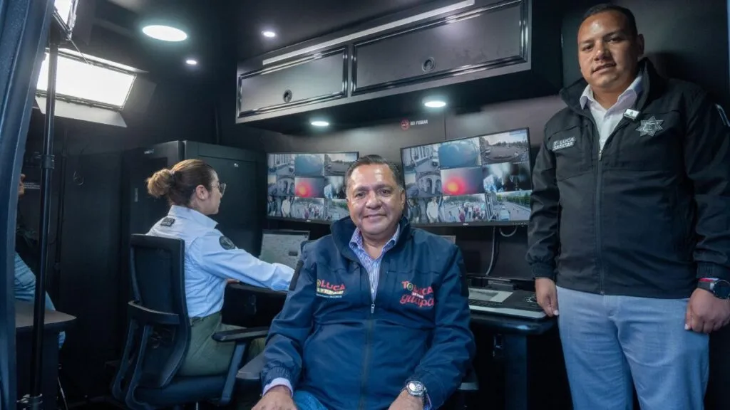 Ricardo Moreno refuerza seguridad en Toluca con dos Centros de Mando móviles C4