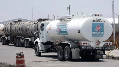 Según versiones del gremio gasolinero, el origen del problema estaría en la falta de pago a los arrendadores de pipas.