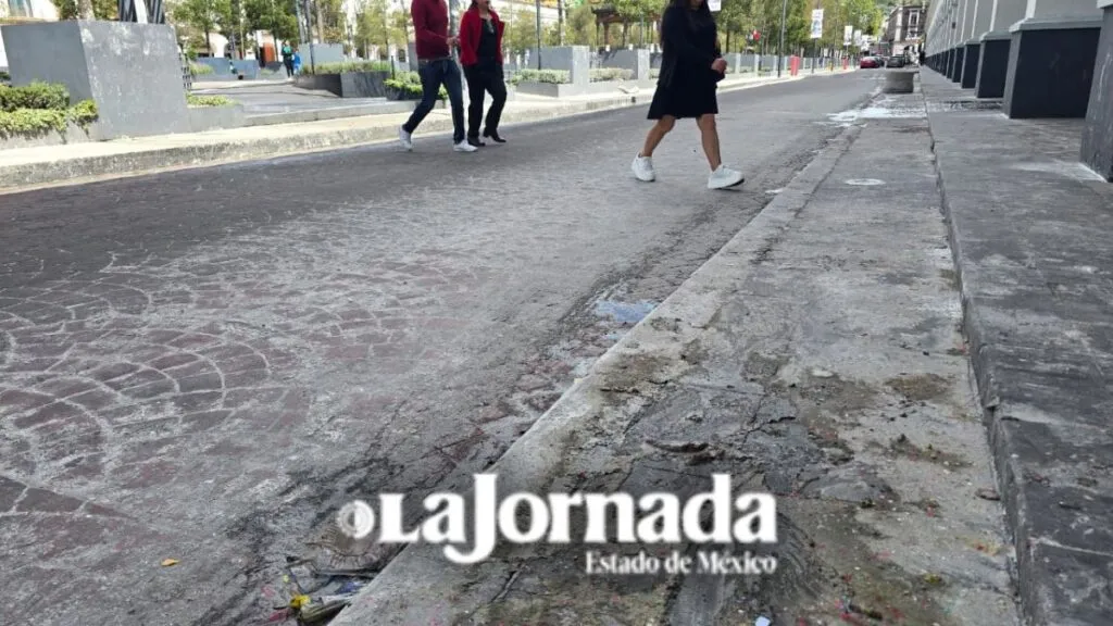 Motociclistas derrapan en el centro de Toluca. Esta es la razón