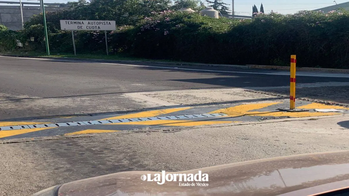Operadora de autopistas instala ponchallantas en la México-Pachuca