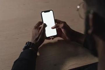 Edomex: alertan por incremento de adicción al celular en vacaciones