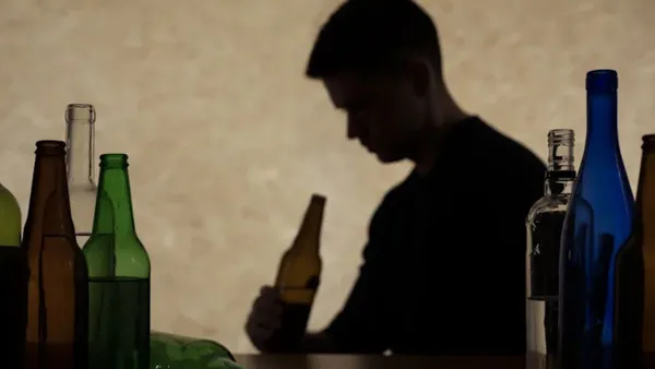 Expertos llaman a padres de familia a no ofrecer alcohol y tabaco a menores durante fiestas de fin de año