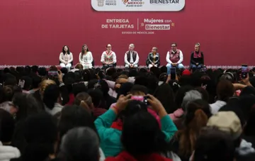 Día histórico para Ecatepec: entregan 5 mil tarjetas del programa Mujeres con Bienestar