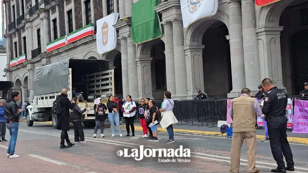 Edomex: Se manifiestan por víctimas de feminicidio; denuncian abandono