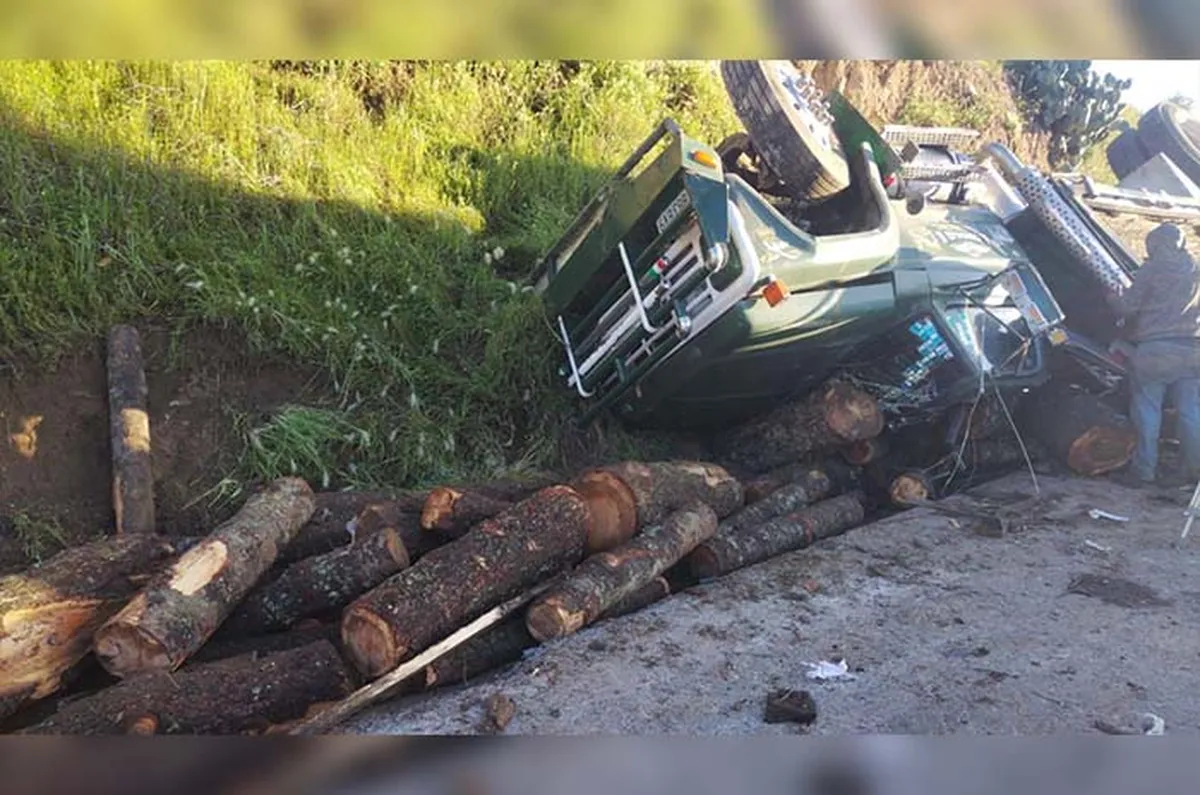 Fuerte choque en la México-Tulancingo deja 20 lesionados