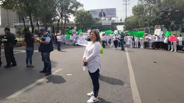Trabajadores del sector salud de Atizapán hacen plantón porque no tienen insumos
